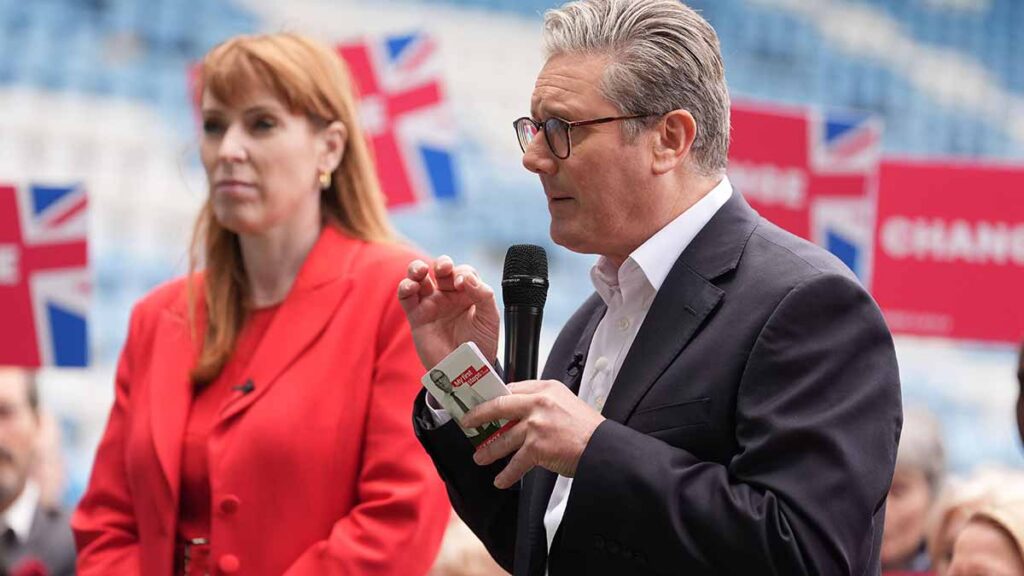 Labour's new deal for working people: Picture shows Sir Keir Starmer and Angela Rayner on the campaign trail.