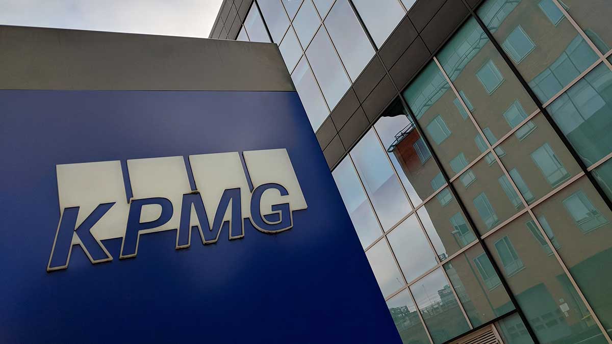 KPMG to cut 200 more jobs